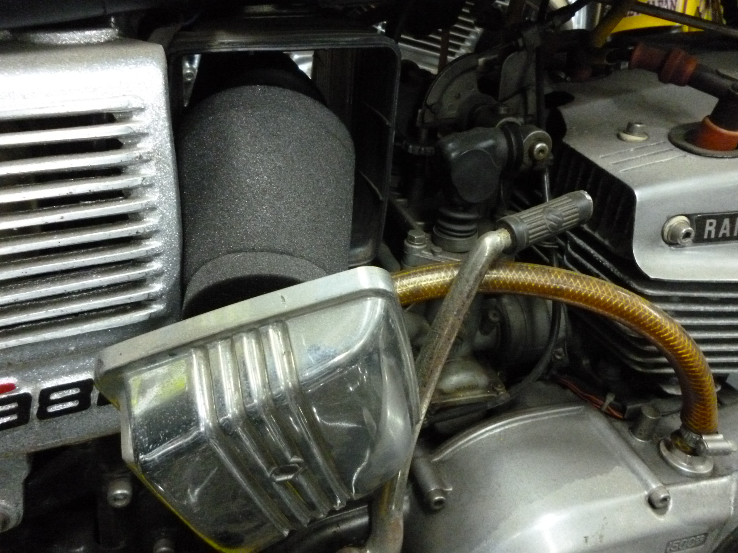GT380エアクリーナー - エンジン、冷却装置 GT380エアクリーナー - エンジン、冷却装置