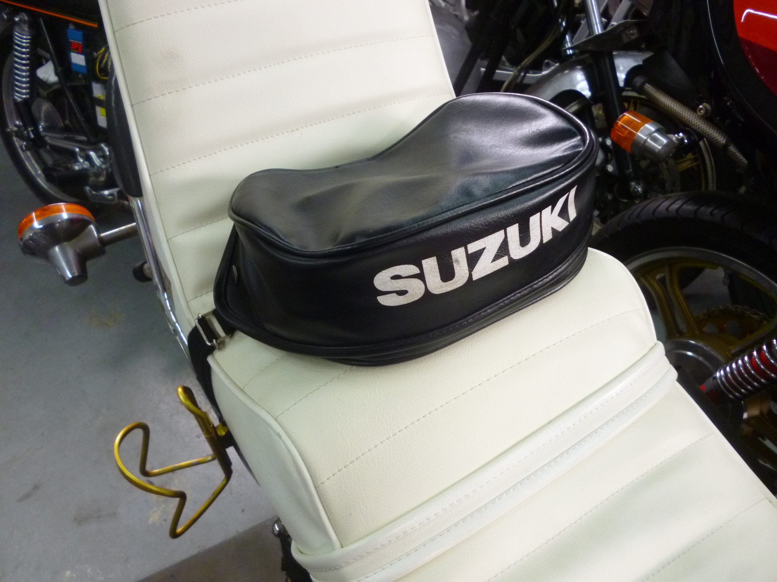 スズキ純正 バッグ キャリアバッグ GT380 GT750 GS400 GSX400E GSX250E 